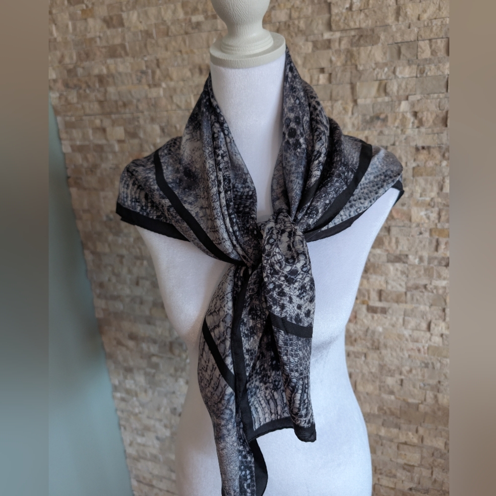 Vintage Oscar de la Renta 100% Silk Snakeskin Print Scarf Quiet Luxury Old Money image 3